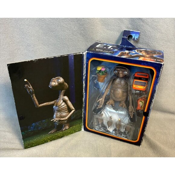 NECA - E.T. - 40th Anniversary E.T. Ultimate 7 Action Figure New With Box - Picture 4 of 8